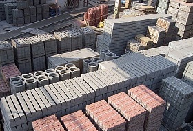Где продаются самые дешевые стройматериалы?